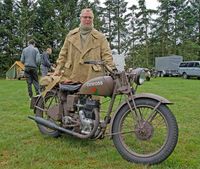 Gerrit Bouwhuis met Royal Enfield_1